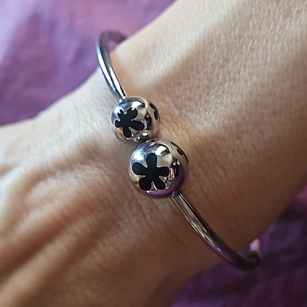 Avon Silver Bangle Bracelet with Silver Beads & Retro Abstract Black Flowers